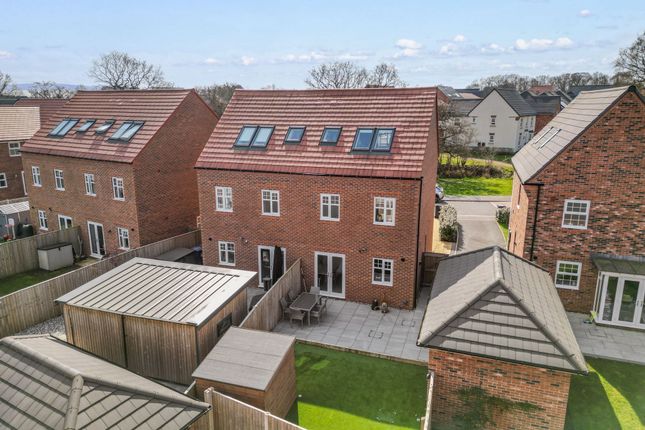10 Pippin Vale, Warrington photo 2