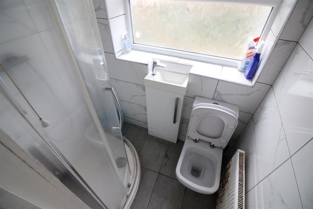 5656h, Twyford Abbey Road, London photo 5