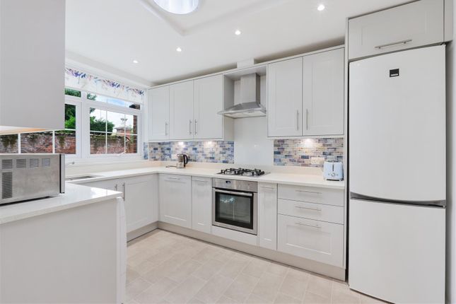 69A, Dorking Road, Epsom photo 3