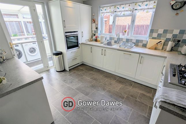 31, Cherry Walk, Orsett Heath photo 4