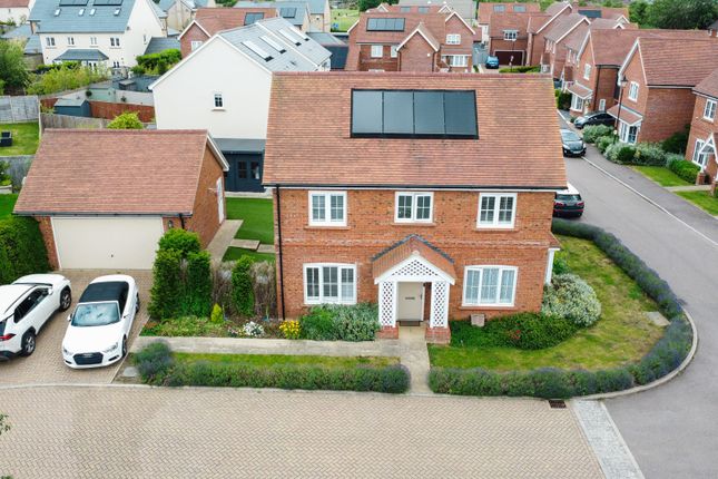30, Walnut Tree Way, Shefford photo 2