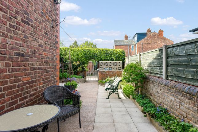14 Highfield, Sale photo 2