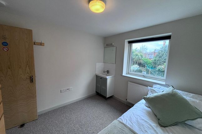 Room 5, 2, Cardinal House, Yeovil photo 4