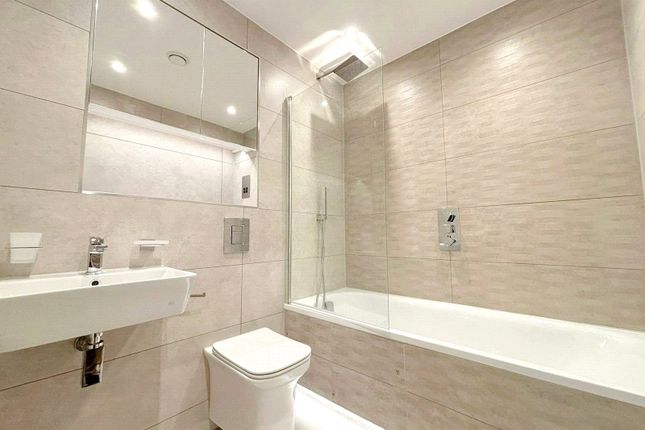75 Hillside Place, 117, Farnborough Road, Hampshire photo 3