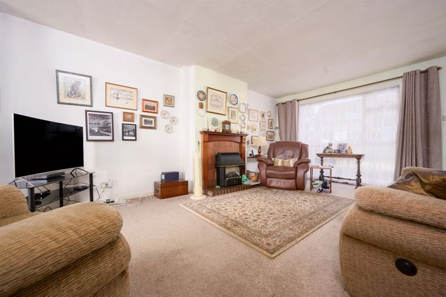 38, Derwent Crescent, Kettering photo 4