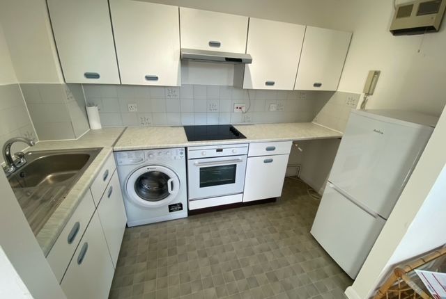 9 Lullingstone Court, CANTERBURY photo 3