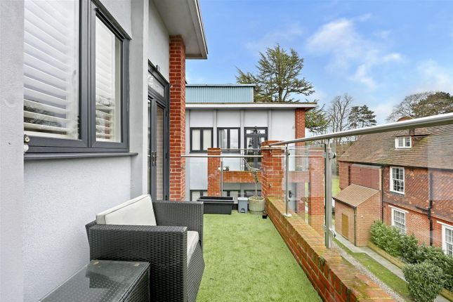 33 Millfield View, Ashwells Road, Pilgrims Hatch photo 3