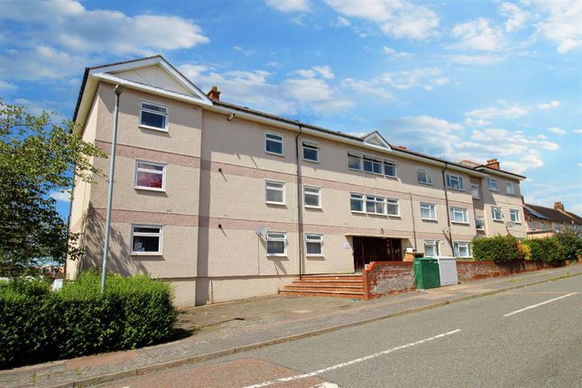 Thumbnail Flat for sale in Shelley Road, Chelmsford