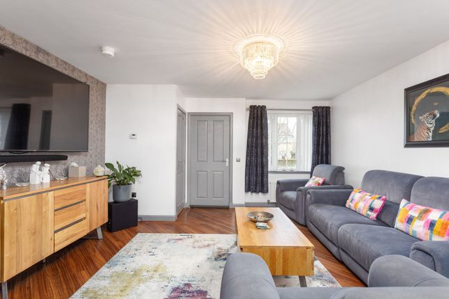 19 Crichton's Way, Armadale photo 3