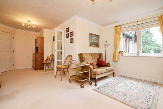 33, Pendene Court, Wolverhampton photo 4