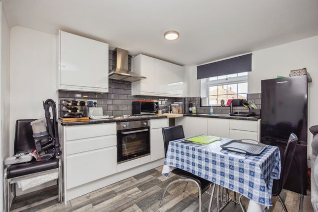 5 Elizabeth Court,, Higher Bugle, St. Austell photo 3