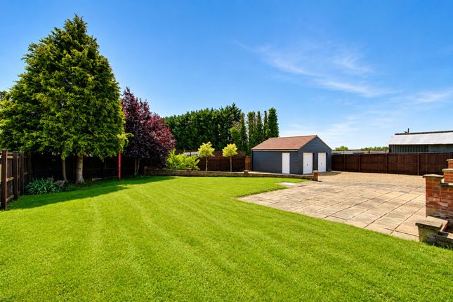 99 Smeeth Road, Wisbech photo 2