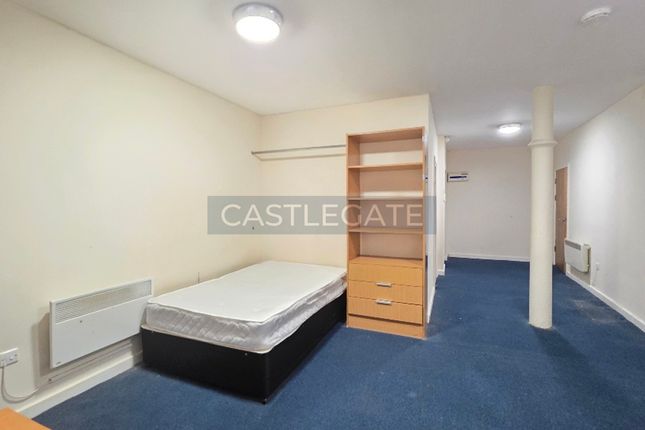 Flat 26, Huddersfield photo 4