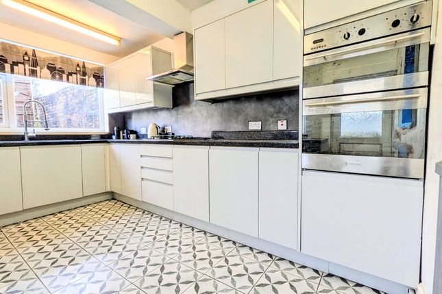8 Park Terrace, Merthyr Tydfil photo 2