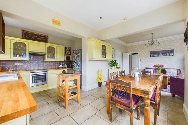 7 Kirk Road, Nottingham photo 2