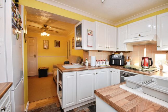41, Hawkwood Road, Halstead photo 2