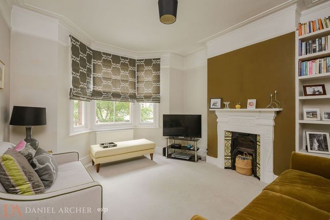 9, Pendarves Road, London photo 2