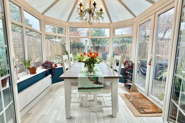 17 The Kingfishers, Verwood photo 2