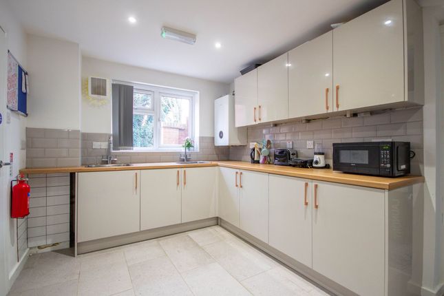 Room 4, 2 Sage Road, Leicester photo 4