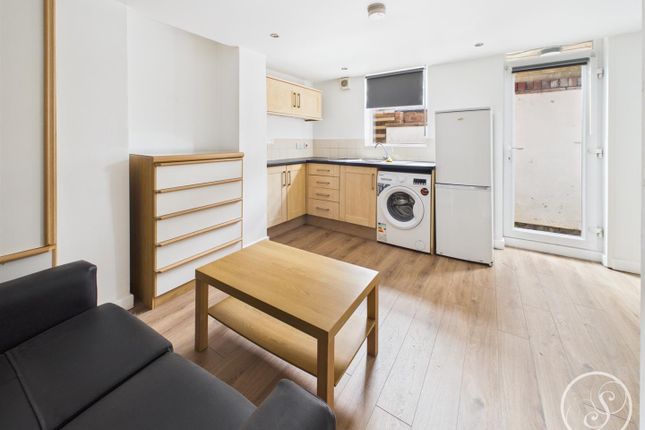 12A, Anderson Avenue, Leeds photo 2