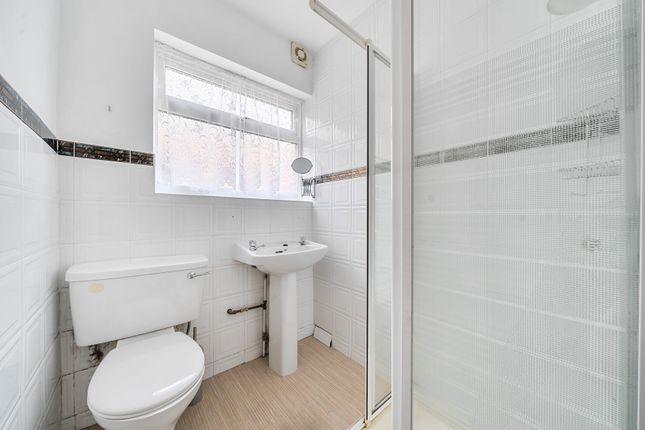 5, Erith Crescent, Greater London photo 3