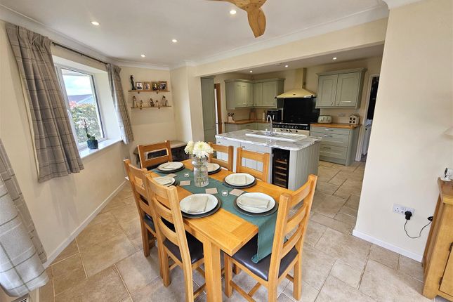 38, Abbotsfield Crescent, Tavistock photo 4