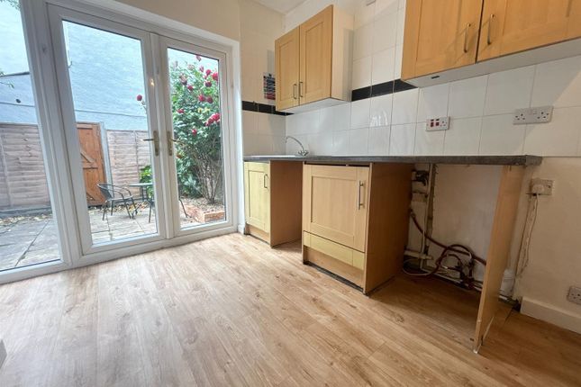 83, Winter Road, Southsea photo 3