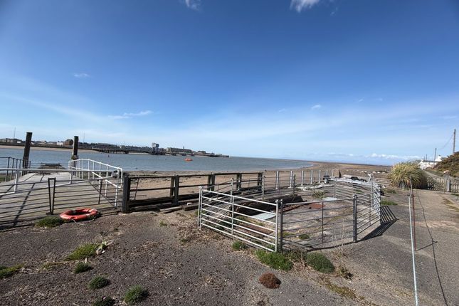 Mooring, Wyre Side, Poulton-Le-Fylde photo 3