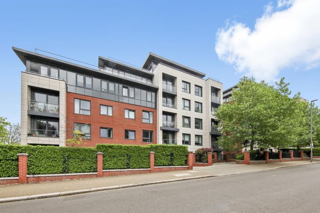 Flat for sale in Portland House, Putney Square Chartfield Avenue, Putney
