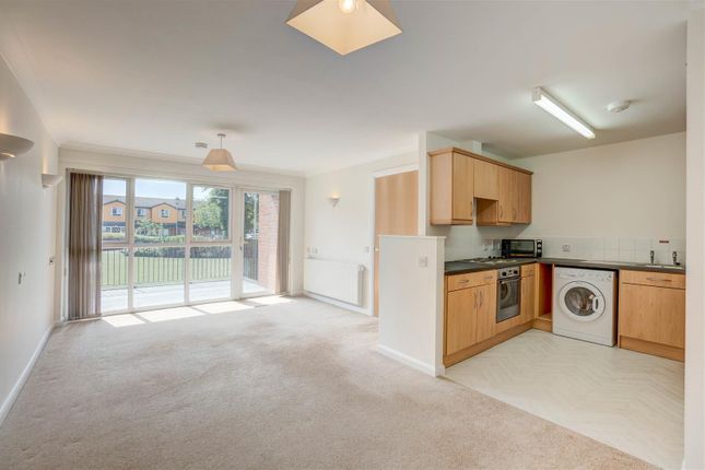 8 Hilton Grange, Hilton Crescent, Nottingham photo 2