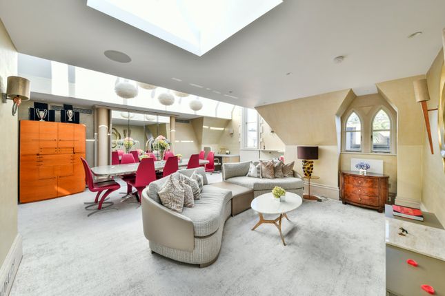 Flat for sale in Rose Square, The Bromptons, Fulham Road, London