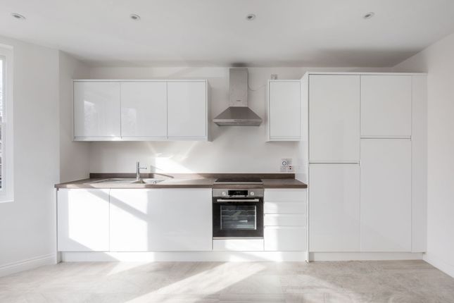 Flat 2, 36 Park Lane, Wallington photo 3