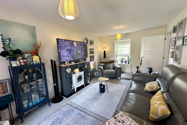 6, Walters Close, Cannock photo 3