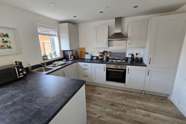 11, Cilgant Meredith, Swansea photo 3