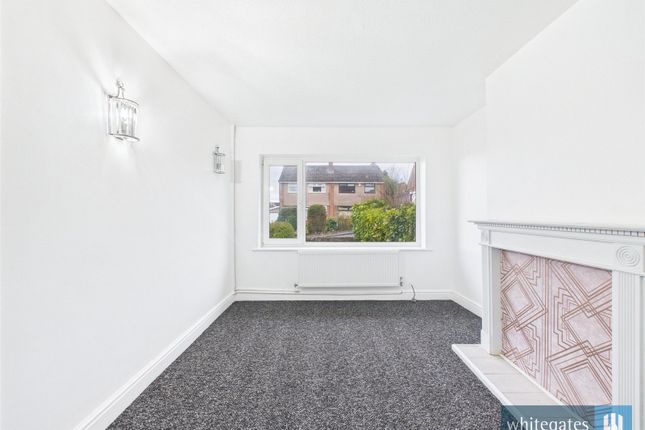 4, Aynsley Grove, Bradford photo 3