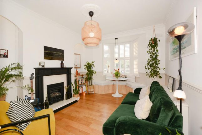 239, Corfield Street, London photo 2