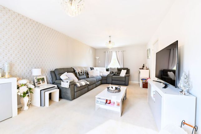 27 Brinell Square, Newport photo 4