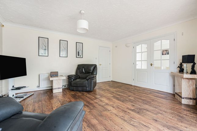 1 Lake Way, Huntingdon photo 3