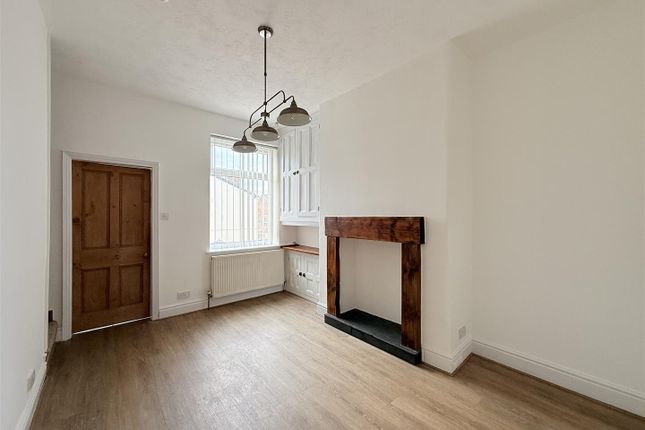 51, Lord Street, Dukinfield photo 3