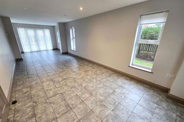 21, Carrel Road, Great Yarmouth photo 2
