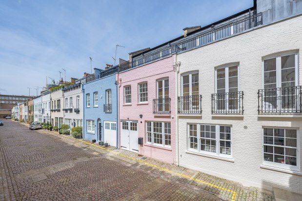 Mews house to rent in Princes Gate Mews, London