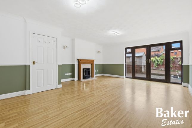 201, Rainham Road North, Dagenham photo 2