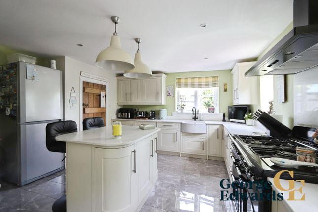 31, Measham Road, SWADLINCOTE photo 2