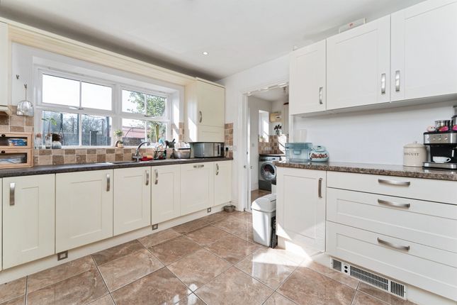 4, Hive End Court, Chatteris photo 4