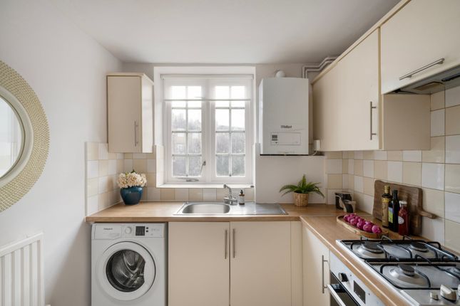 Flat 11, London Court,, Frogmore, London photo 4