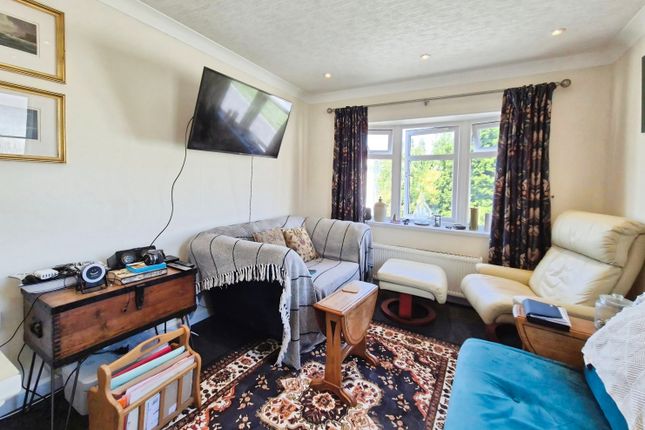 11, Houndstone Park, Yeovil photo 4