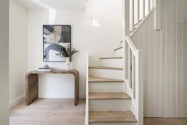 Munro Mews, London photo 4