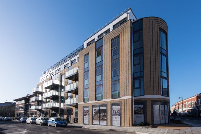 Penthouse to rent in Bridge Avenue, Maidenhead