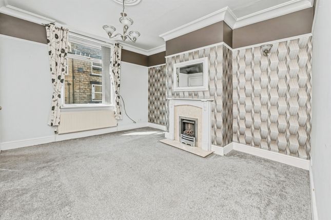 28, Stonehyrst Avenue, Dewsbury photo 4