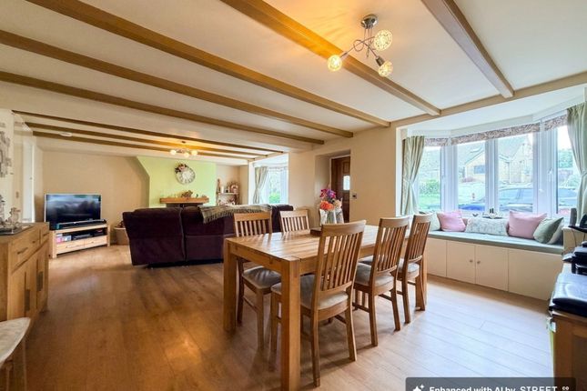 60 High Street, Scarborough photo 2